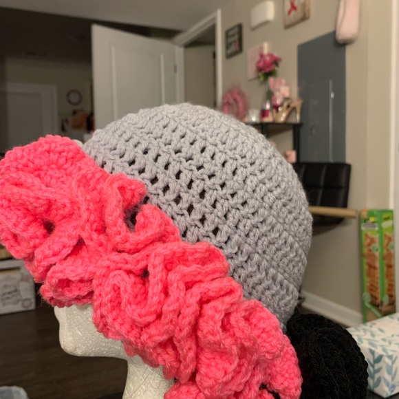 Crochet ruffle hat - Picture 3 of 4